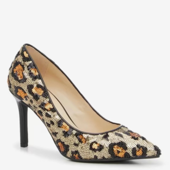 Jessica Simpson: Nettles Pump - Picture 1 of 8
